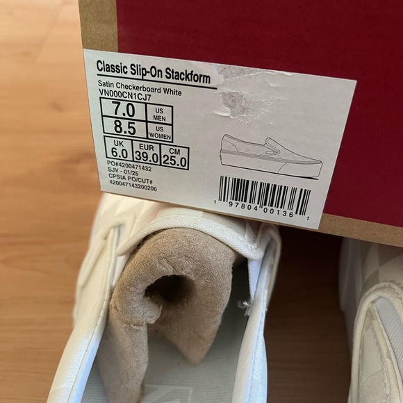 Vans Classic Slip-On Checkerboard Platform Shoe Women 8.5 US. Mens 7.0US - Picture 14 of 14